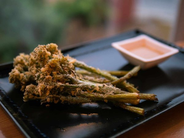 What's the Secret to a Light and Crispy Tempura Batter for Vegetables?